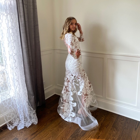 Jovani 60285 Long Sleeve Embellished Dress Size 6 - Picture 1 of 5